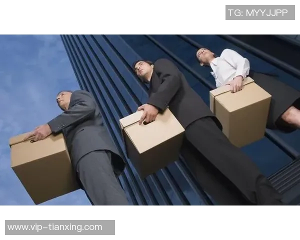 卡斯尔称赞科内特在攻防两端表现出色并展现出卓越沟通能力